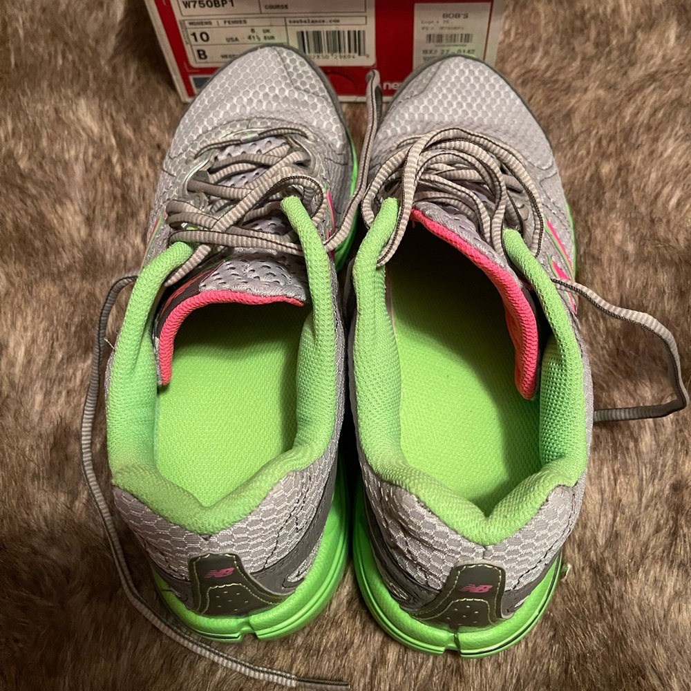 Pre-Owned NB Sneakers - Picture 2 of 4